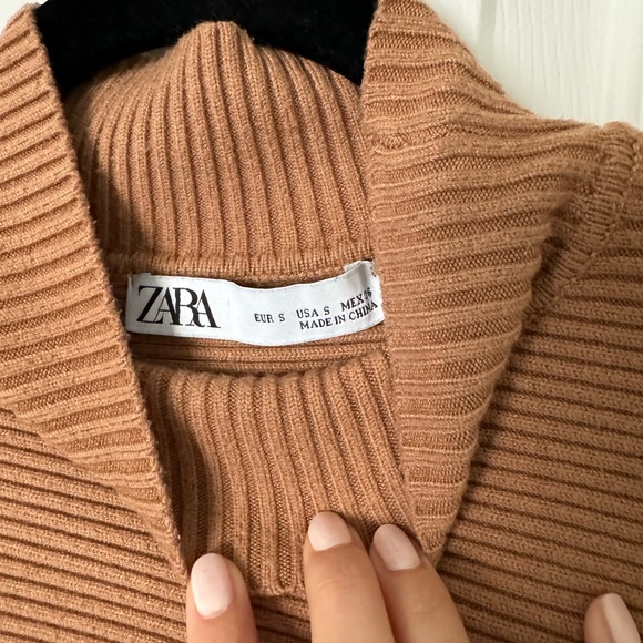 Zara Ribbed Mock Turtleneck Sweater in Size S - Picture 4 of 5